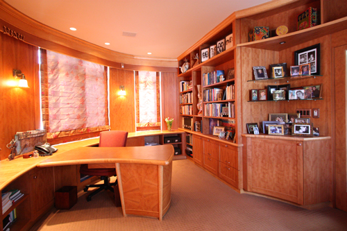 HGL Feb 2010 Dianes office 009 500x333 at 72dpi